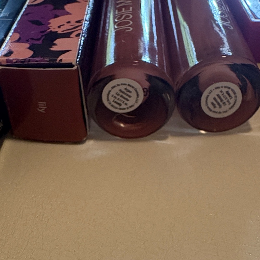 Bundle: IT cosmetics Josie Maran Tarte and Estée Lauder - Picture 4 of 4